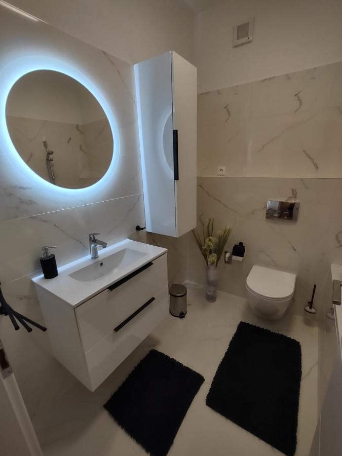 شقة Karina Apartman Dunajská Streda المظهر الخارجي الصورة