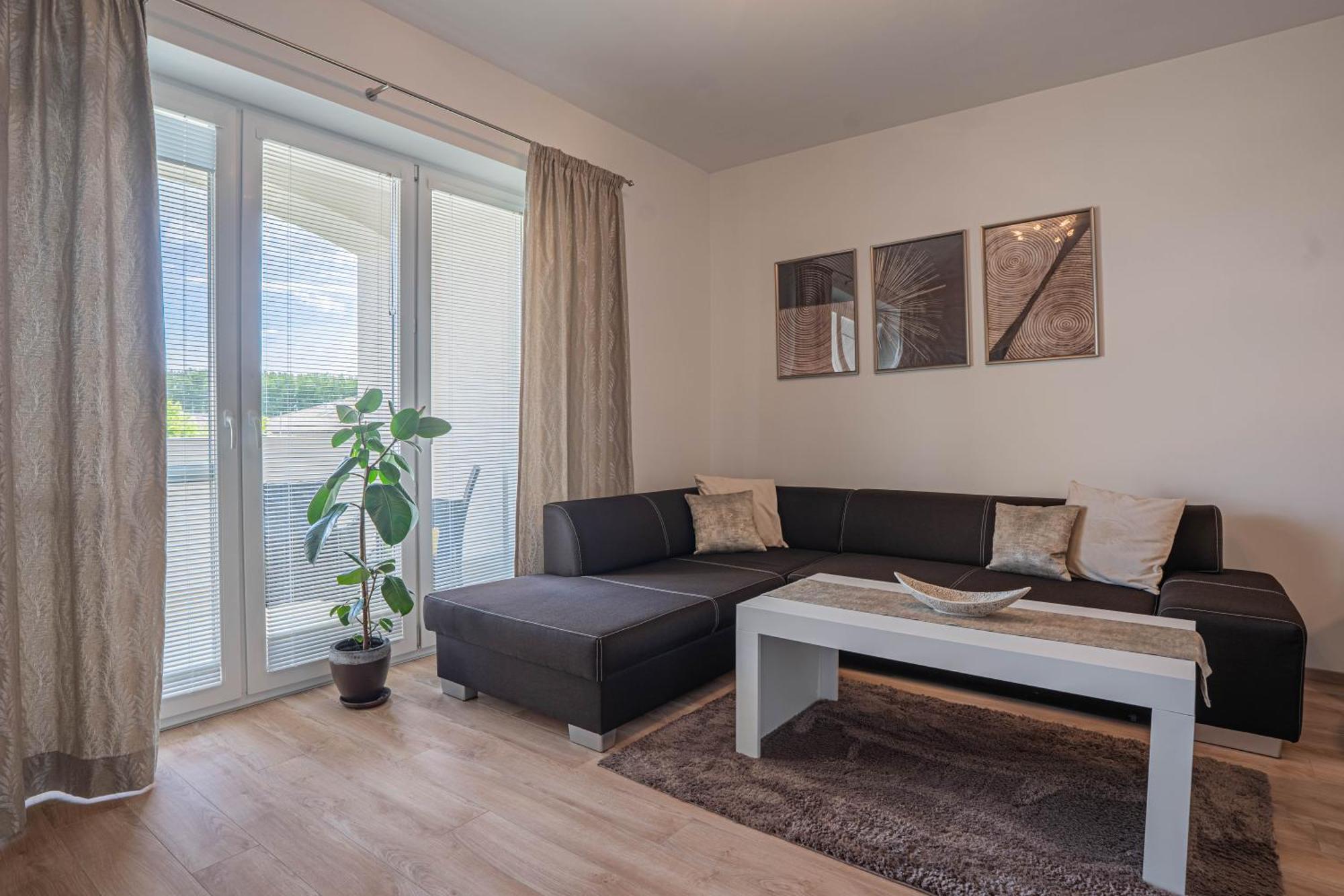 شقة Karina Apartman Dunajská Streda المظهر الخارجي الصورة