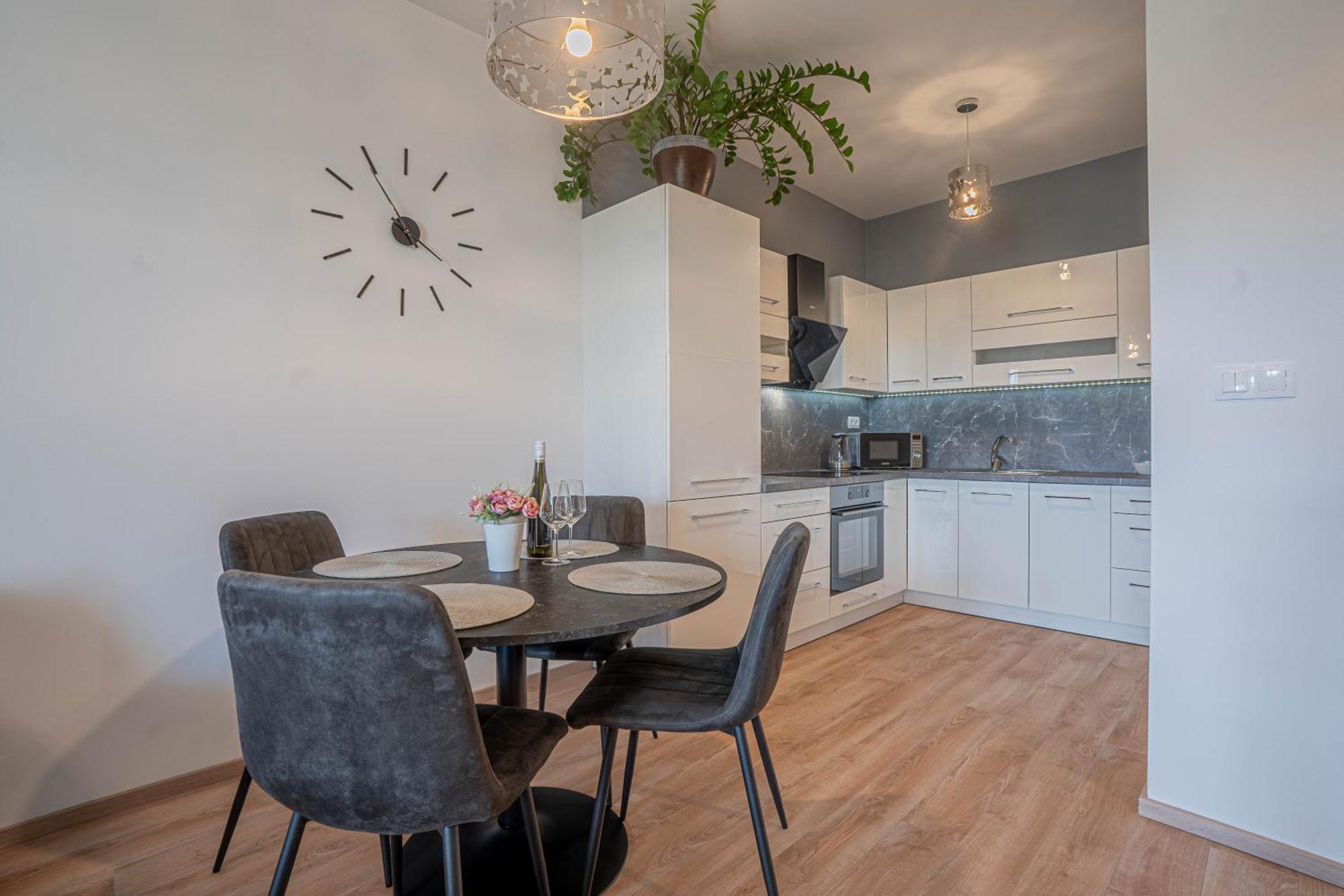 شقة Karina Apartman Dunajská Streda المظهر الخارجي الصورة